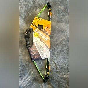 Bear Archery Youth Compound Bow Set, SPARK in color Flo Green